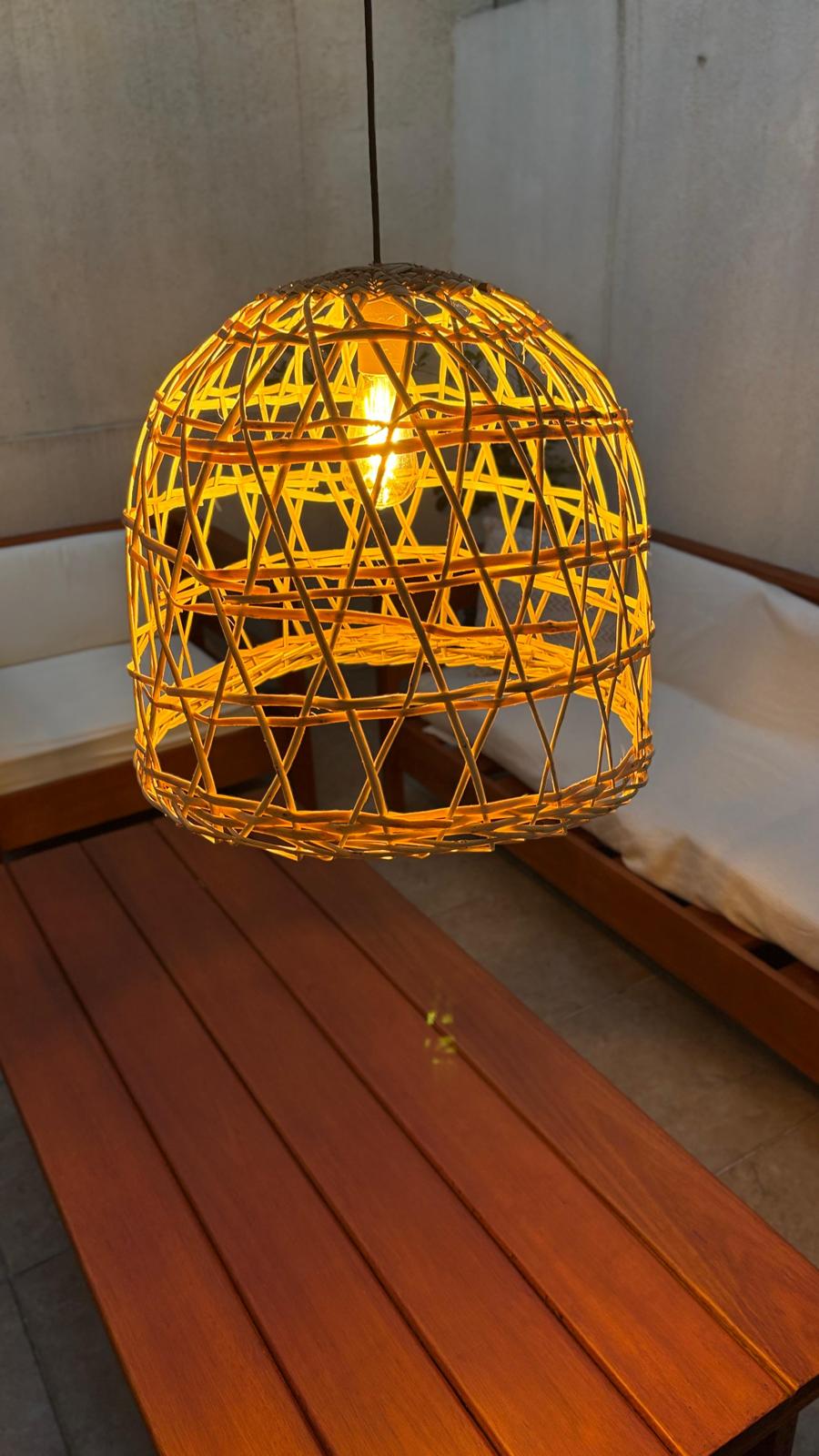 Lámpara de mimbre. 40 x 45 de Diámetro