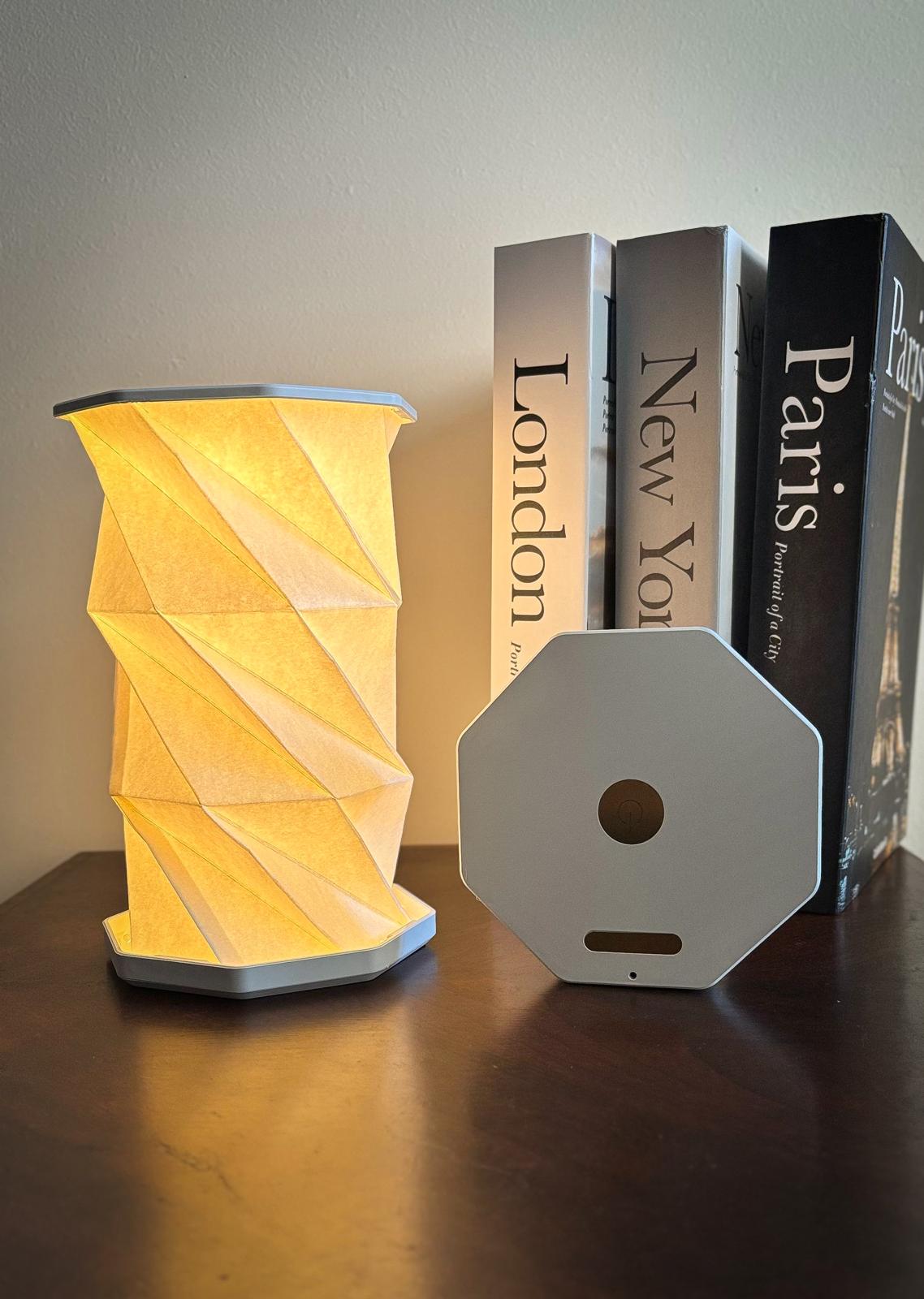 Lámpara LED extensible táctil.