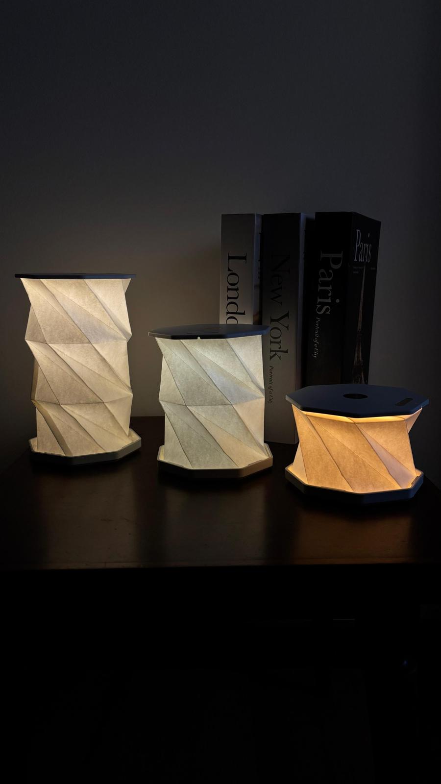 Lámpara LED extensible táctil.